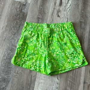 Lilly Pulitzer size large Kylar knit short large lime green pattern.